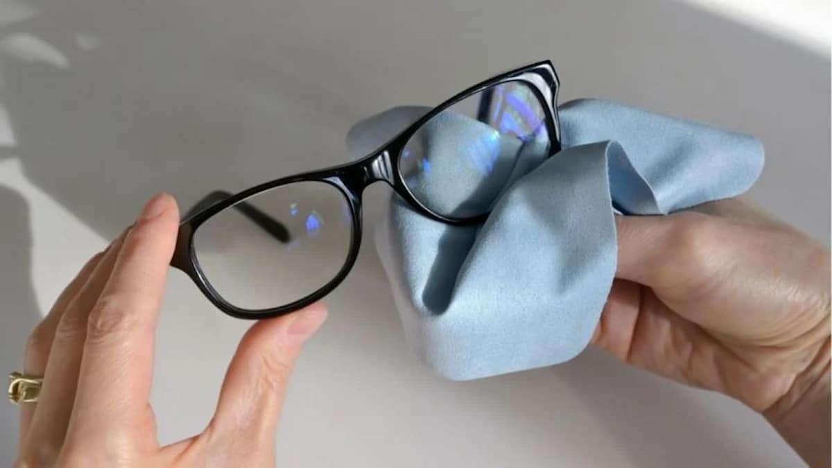 L'astuce ultime pour nettoyer vos lunettes sans les rayer en moins de 40 secondes