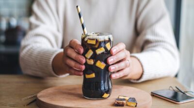 Comment le mélange bicarbonate et cola peut améliorer votre quotidien à la maison
