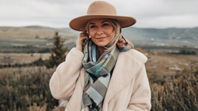 Comment redonner vie à vos vêtements en éliminant les bouloches et les peluches efficacement